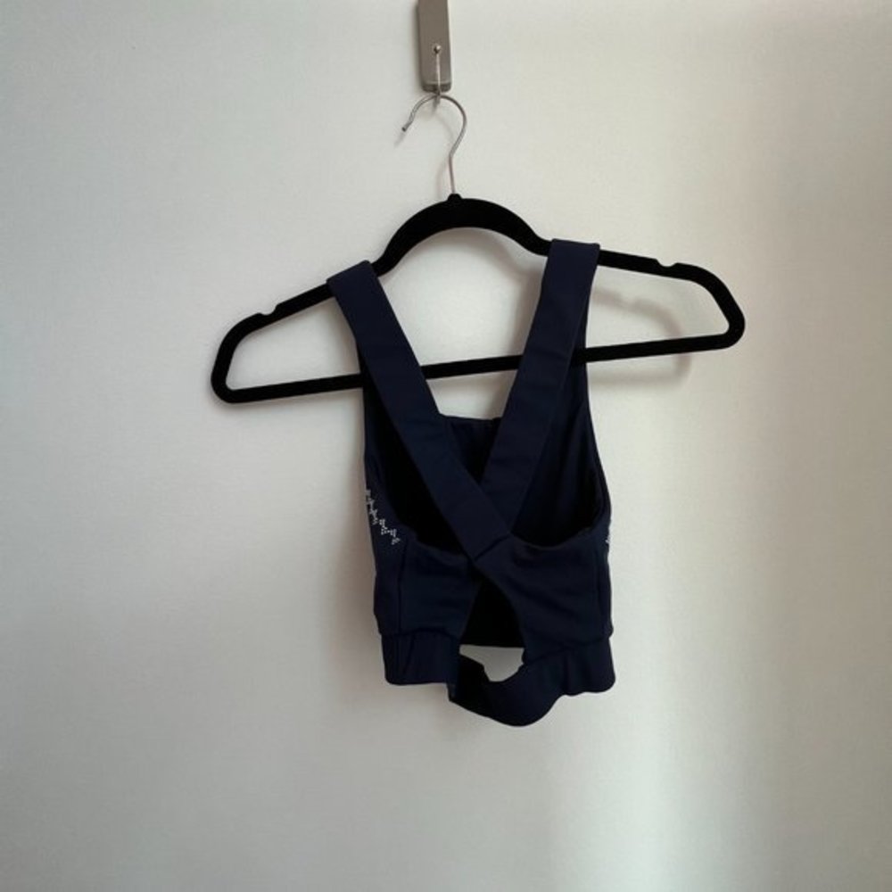 Beach Riot Sport Chevron Stud Detail Navy Blue Sports Bra‎ - Picture 3 of 5